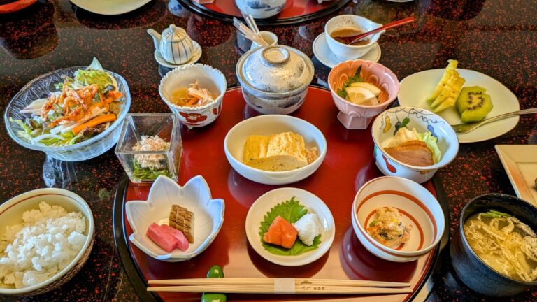 朝食